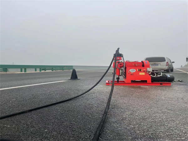 苍南马路路基路面开裂下沉注浆加固灌浆